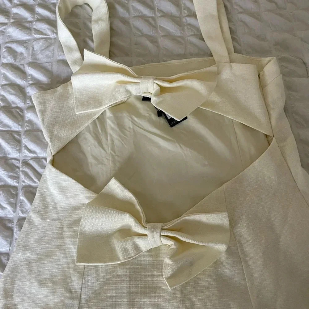 Prettylittlething cream twill out now shift dress - Picture 8 of 11